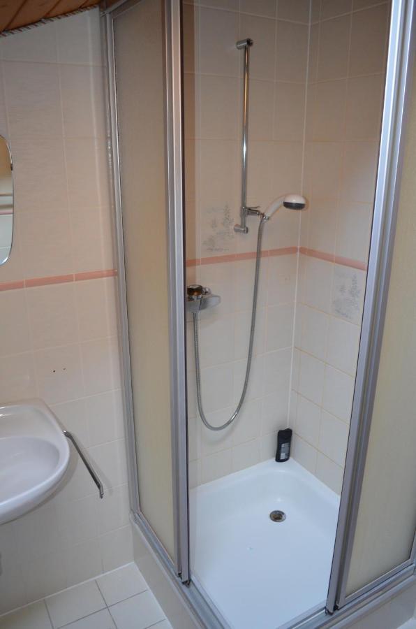 Grône Logement Chez L'Habitant Etage Independant מראה חיצוני תמונה